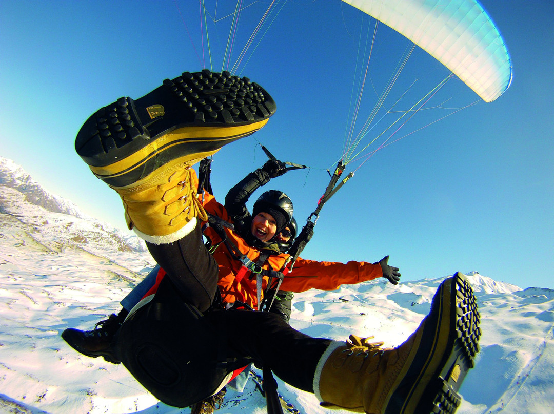 Paragliding in Armenia-埃里温必去景点