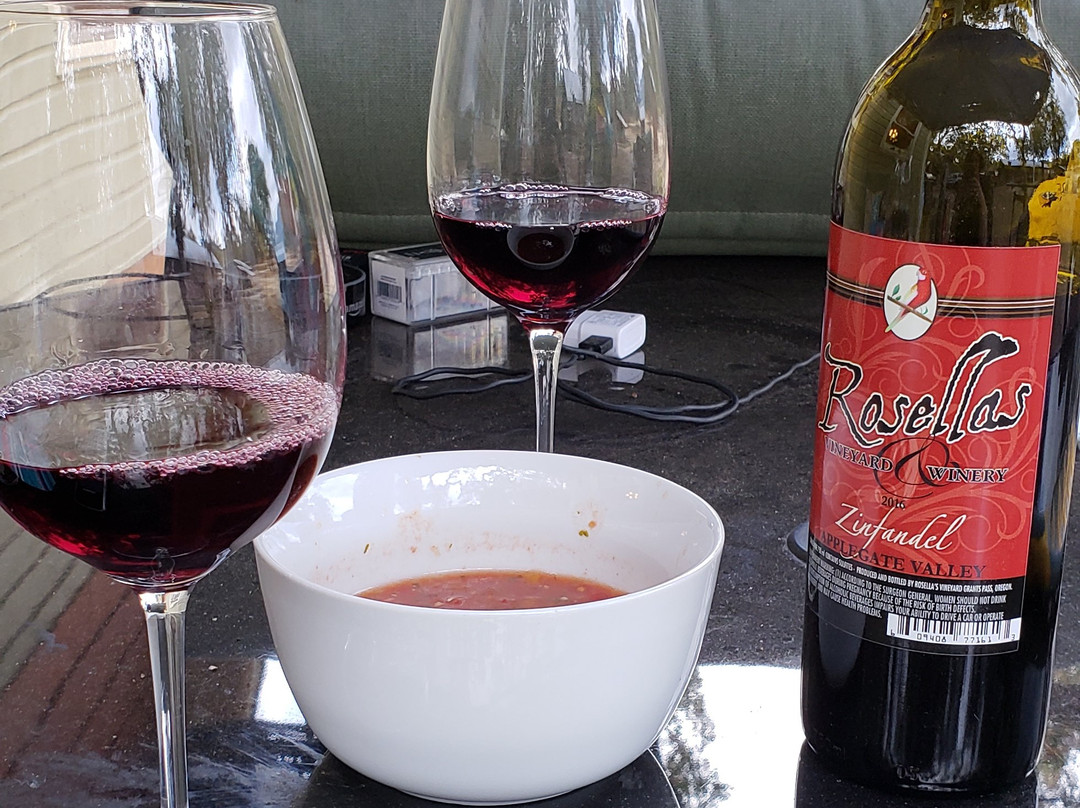 Rosella's Vineyard and Winery-格兰茨帕斯必去景点