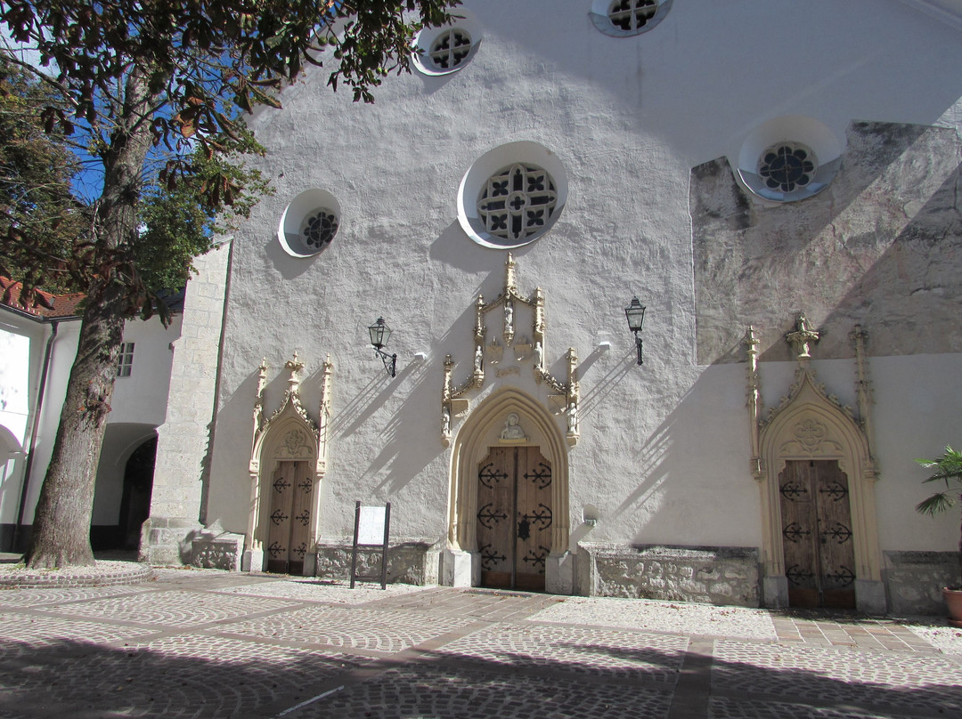 Saint Peter's Church-Radovljica必去景点