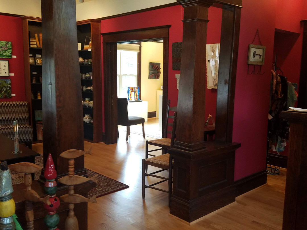 The Gallery at Ten Oaks-麦克明维尔必去景点