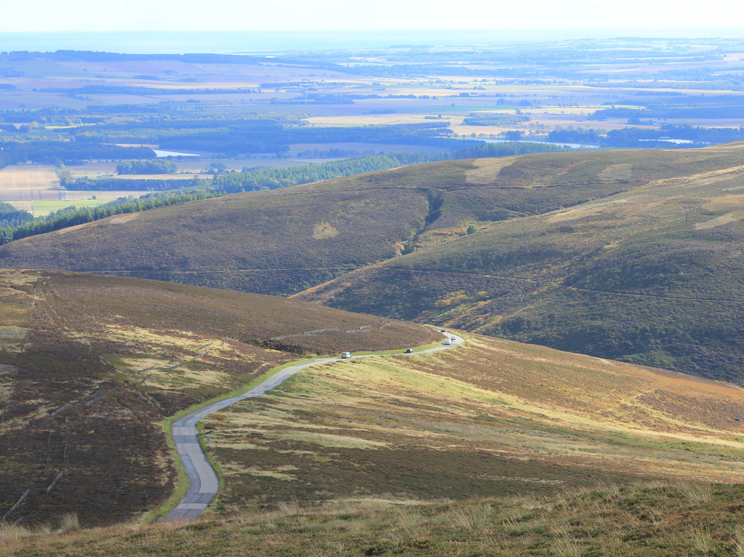 Cairn O'Mount Viewpoint景点图片