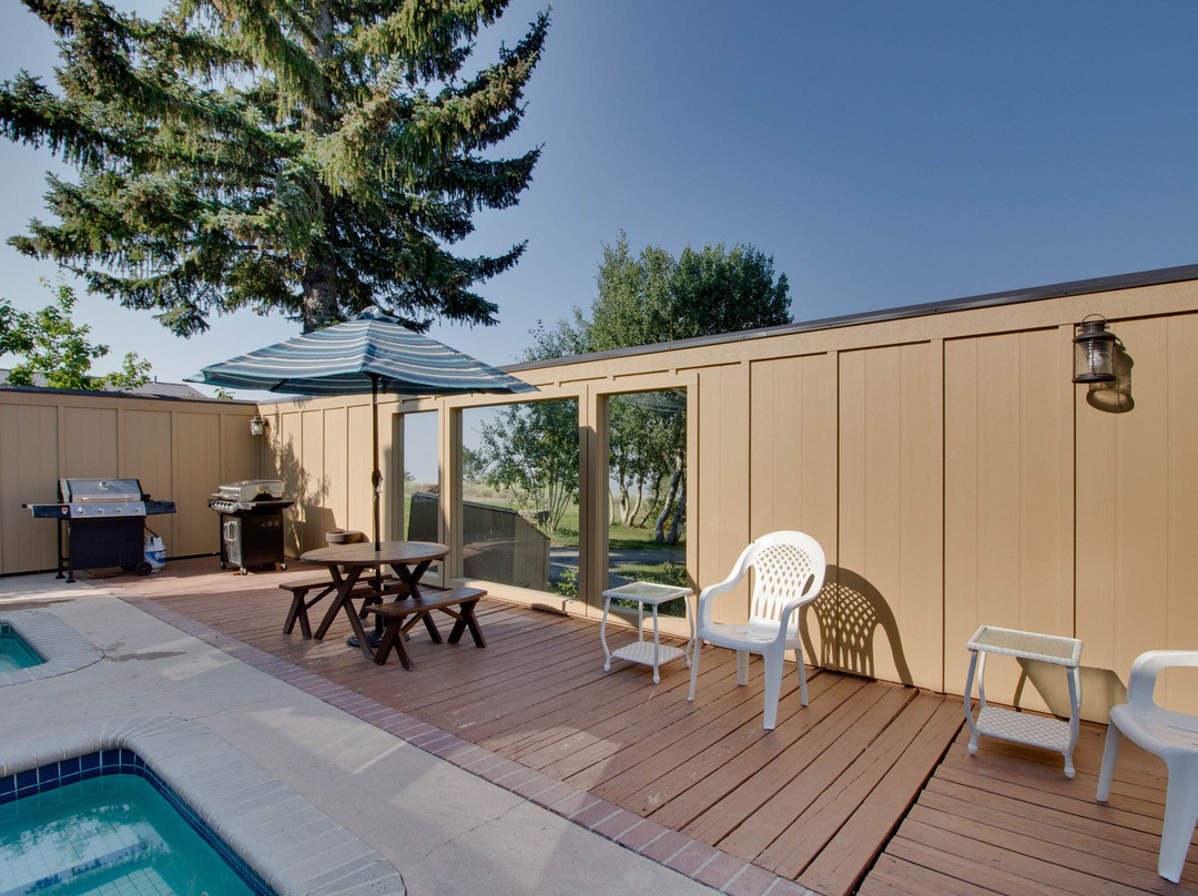 Pioneer Inn Condominiums主图