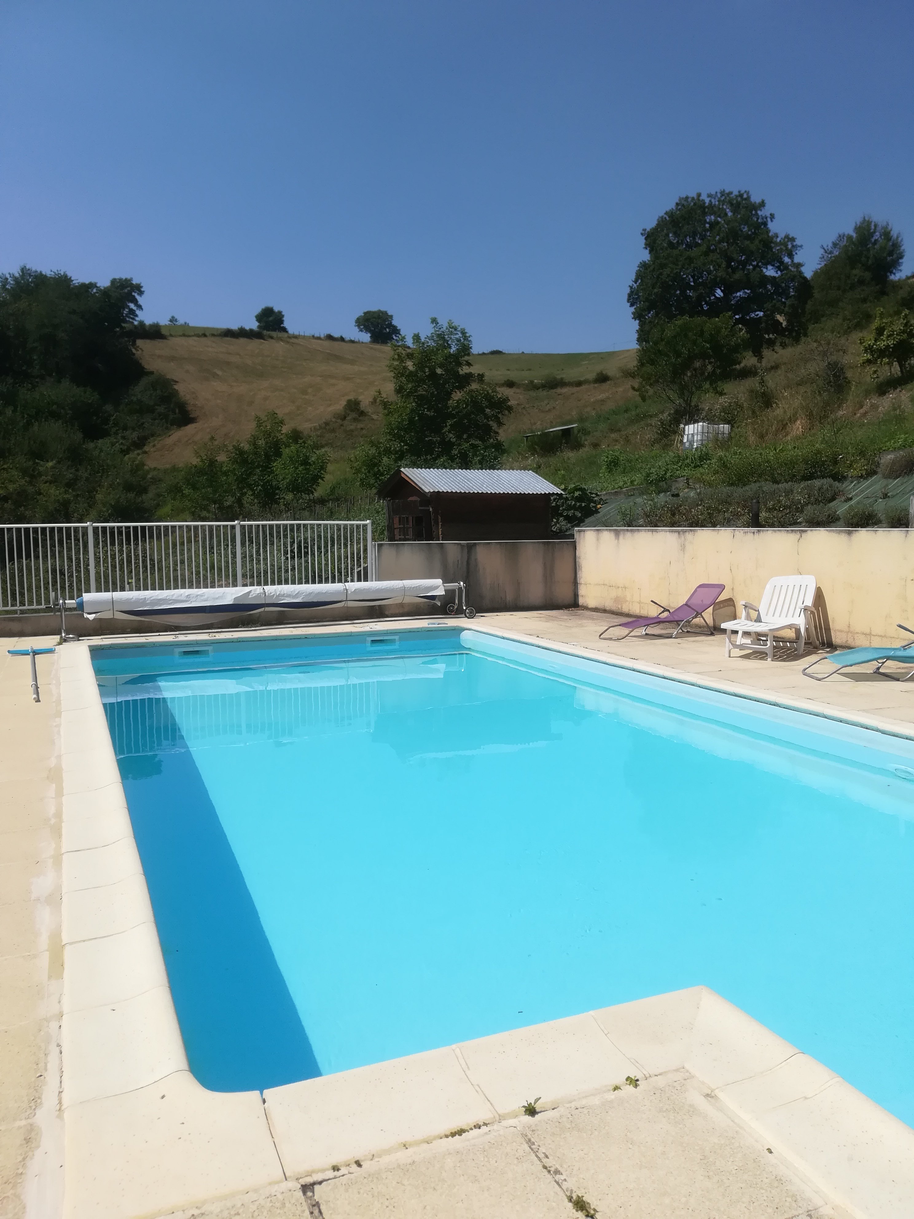 Gites de Montbigoux-泳池