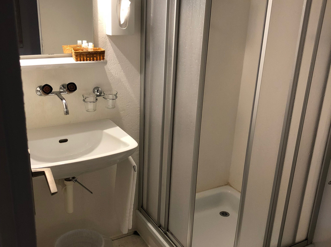 瑞士小屋酒店主图