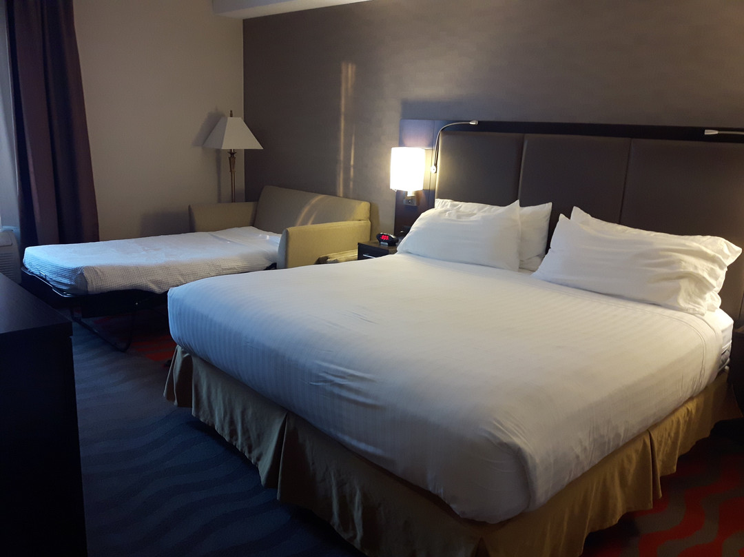 Holiday Inn Express & Suites Barrie By IHG主图