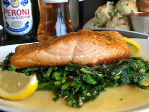 Levittown餐馆和美食-Calda Pizzeria & Restaurant