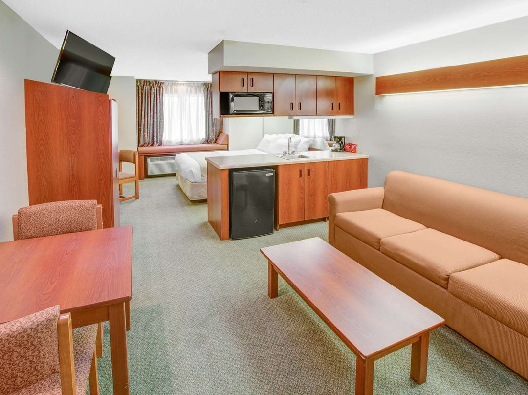 哈蒂斯堡麦克罗特客栈及套房酒店主图