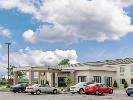 Clarion Hotel Beachwood-Cleveland主图