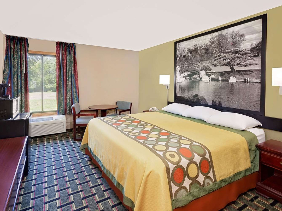 Super 8 by Wyndham Canton IL主图