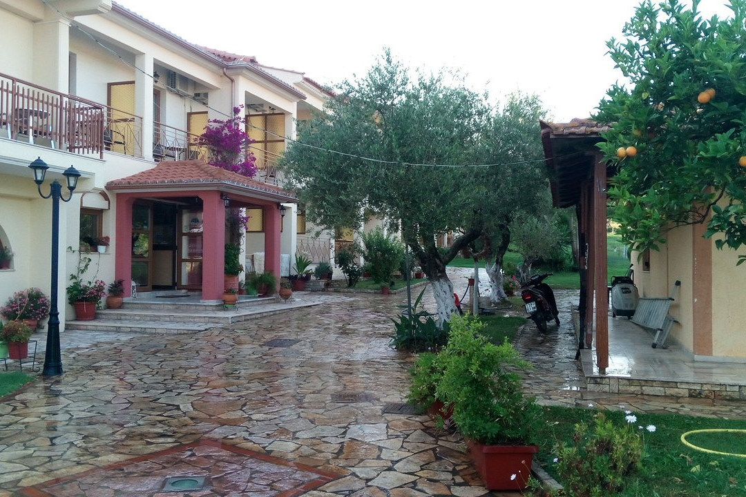 佐巴斯酒店主图