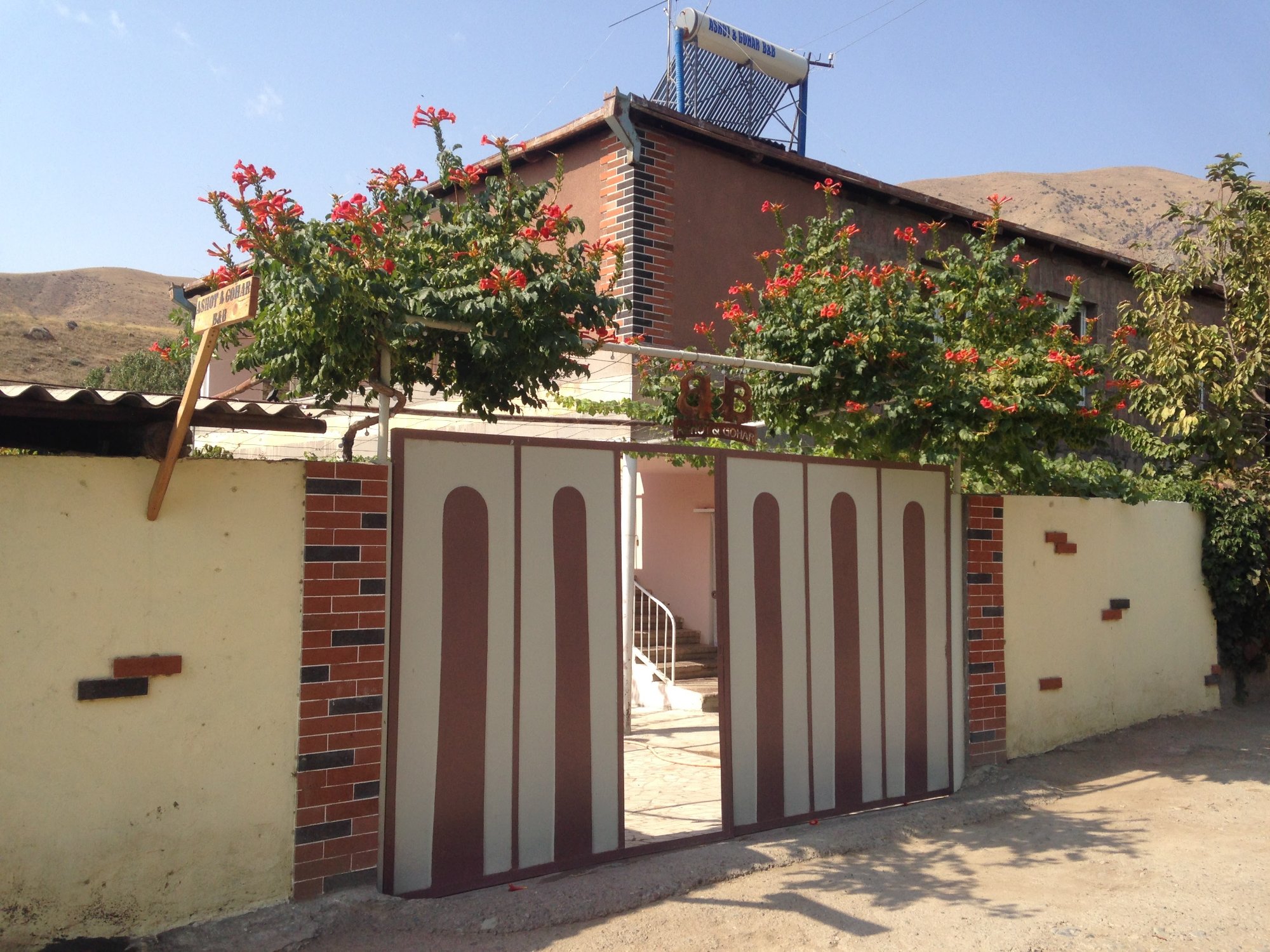Ashot & Gohar B&B-官方
