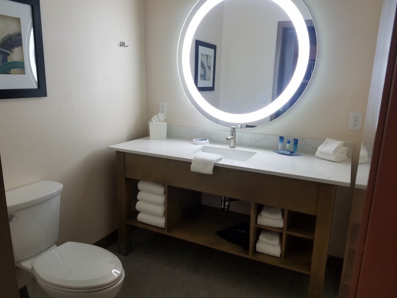 IH-37 Corpus Christi Hotel-浴室