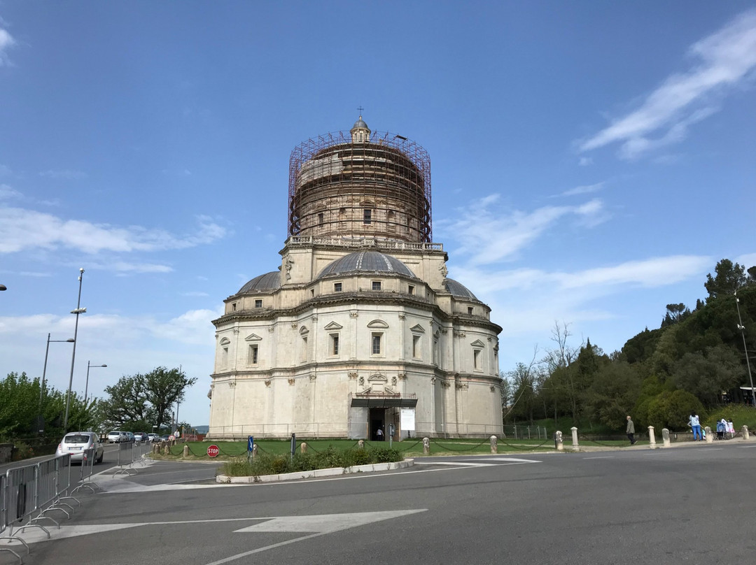 托迪旅游景点-Tempio di Santa Maria della Consolazione