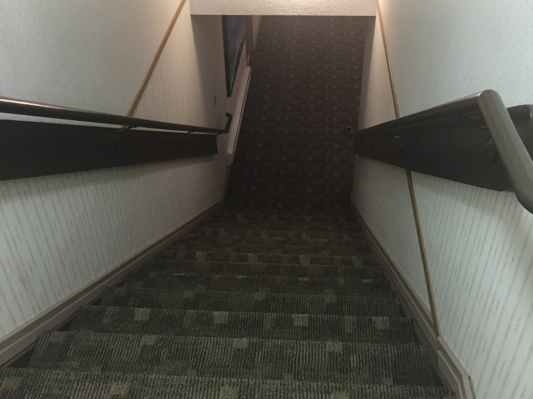 The Pinnacles Suites & Townhomes主图