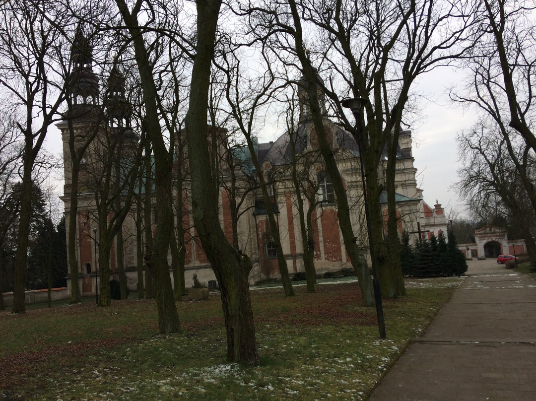 Church of the Blessed Virgin Mary and St Nicholas-Lad必去景点