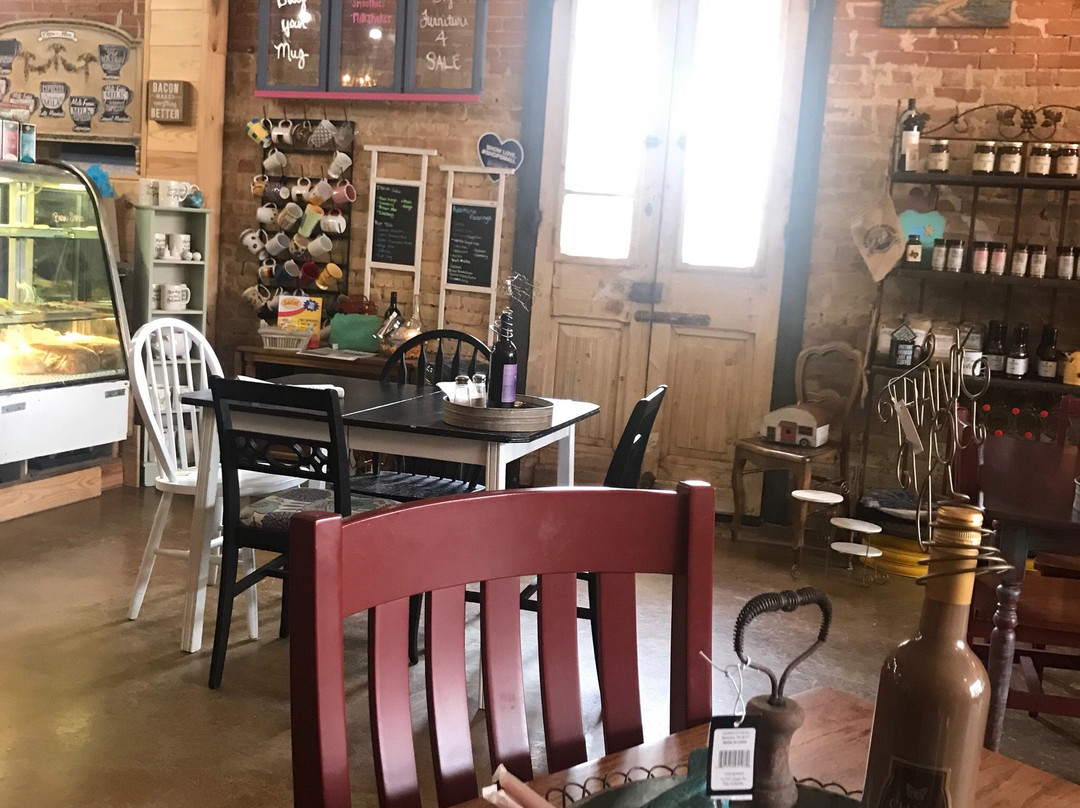 Caldwell餐馆和美食-Lissa's Restyled Sip & Shop