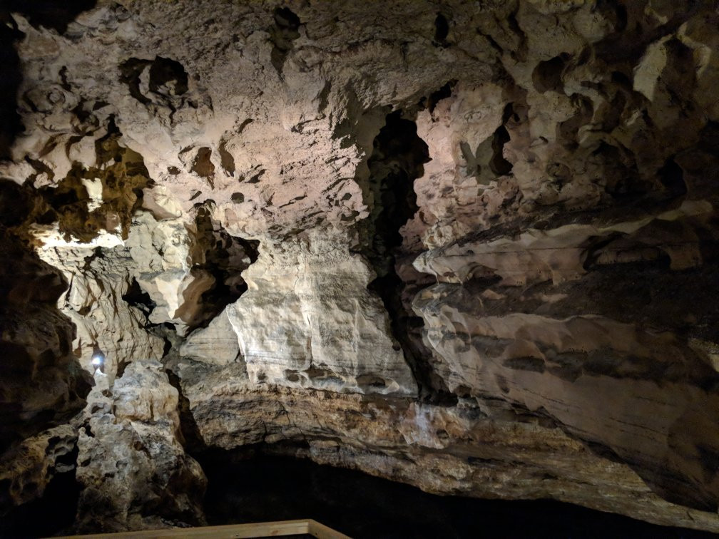 Engelbrecht Cave景点图片