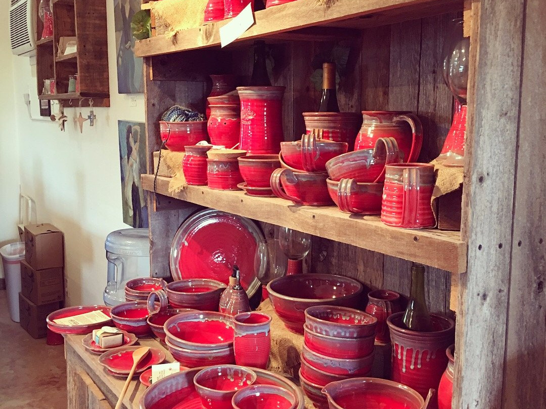 Hill Country Pottery-Comfort必去景点