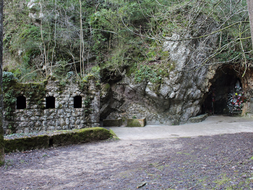 La Cova del Santuari de la Mare de Deu de Lourdes景点图片