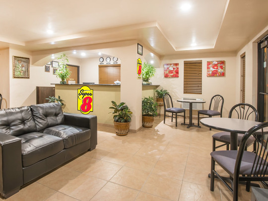 Oakley酒店住宿-Super 8 by Wyndham Colby