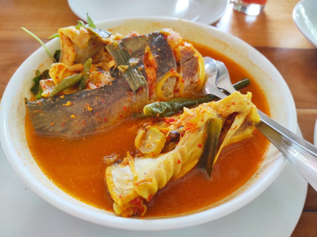 Rumah Makan Kebun Pondok Punokawan