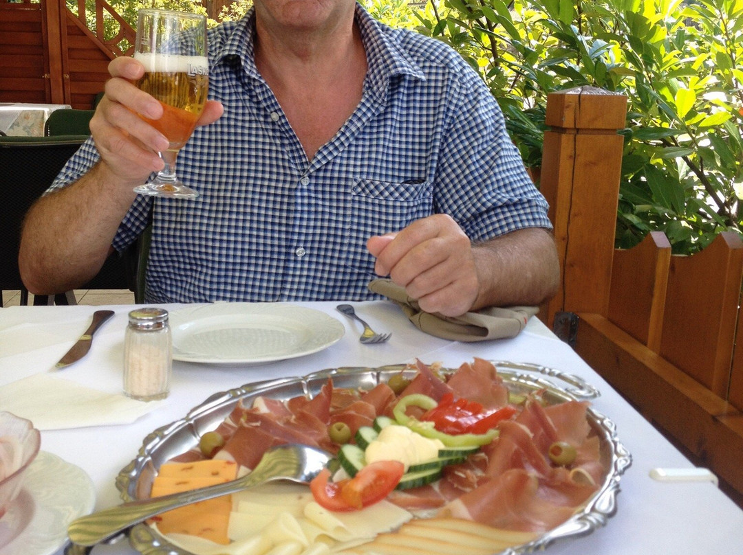 Gostisce Pri Dveh Petelinih主图