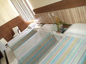 Express Plaza Hotel主图