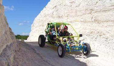Mama Dea Taxi and Tours-Cockburn Town必去景点