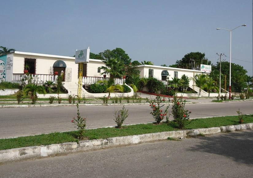 Autel Jardines Hotel主图