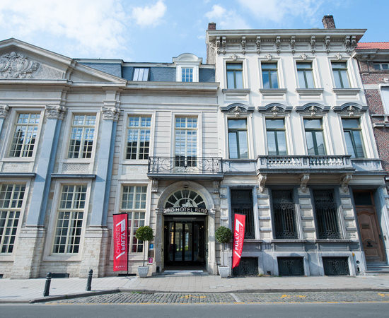 枕头格朗德精品酒店 - 雷罗夫亨特