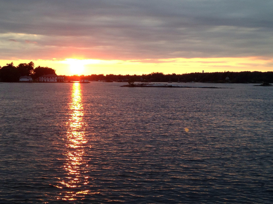 Wellesley Island餐馆和美食-Foxy's Restaurant
