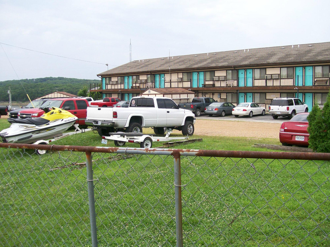 Osage Bluff Lodge