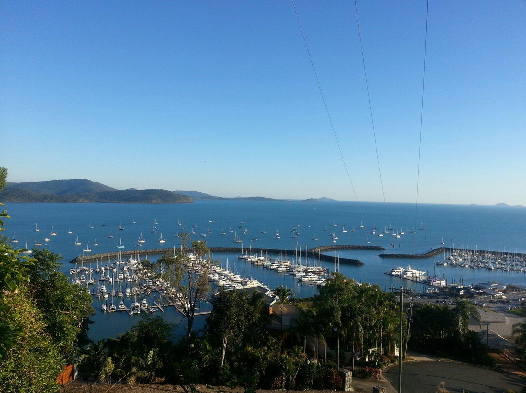 圣灵降临节大游行-艾尔利滩必去景点