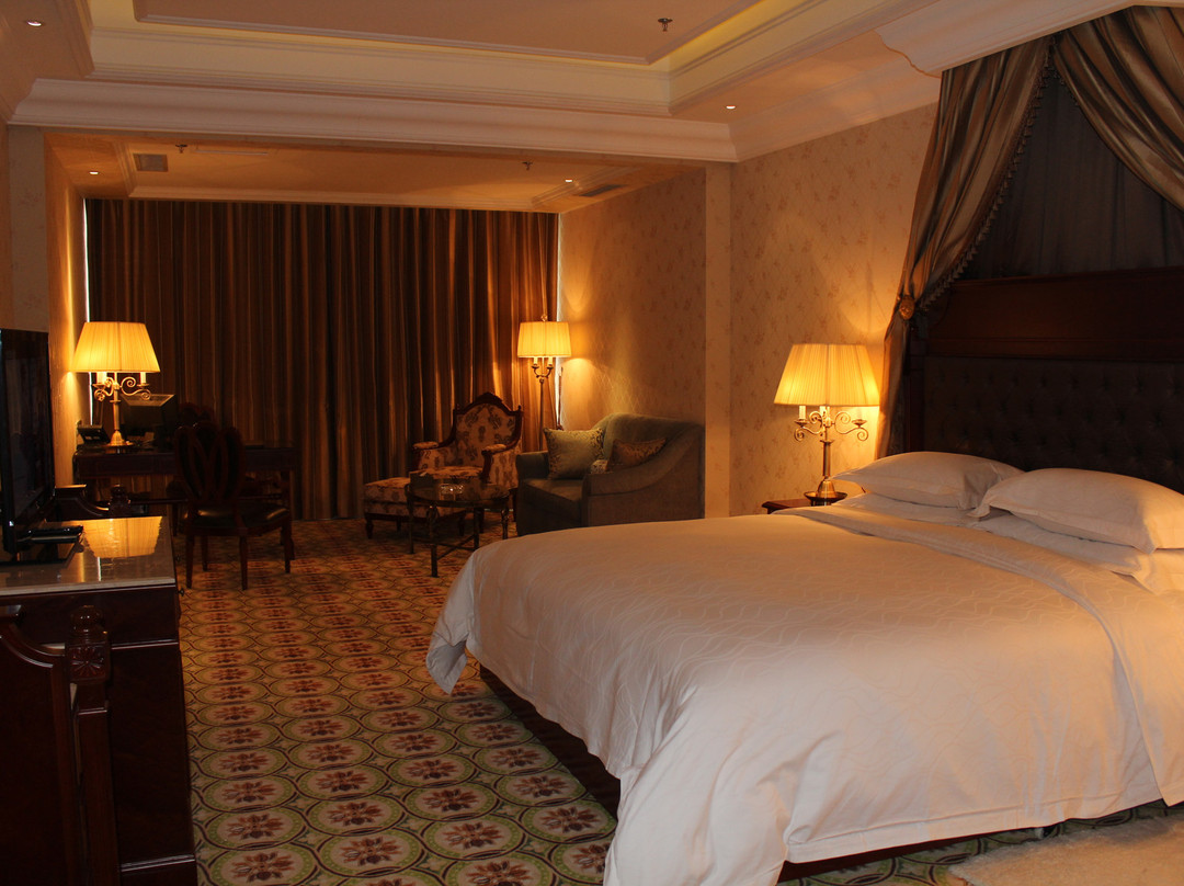 广饶华泰孙武湖温泉度假酒店主图