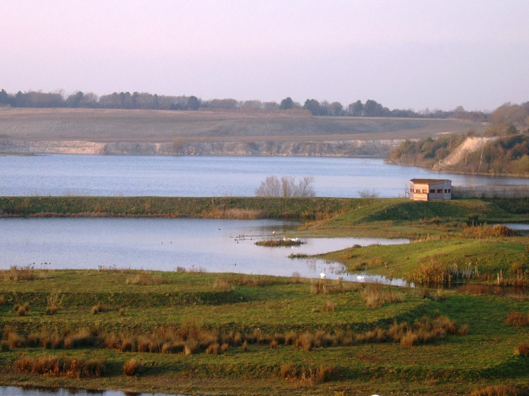 College Lake Nature Reserve景点图片