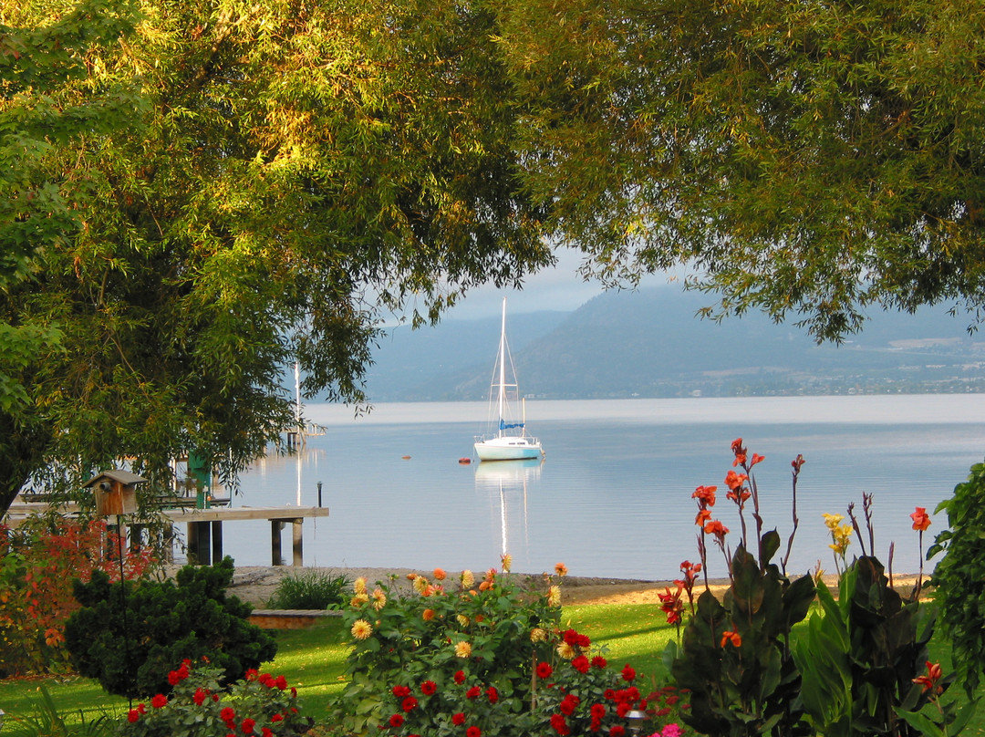 Lakeshore Bed & Breakfast