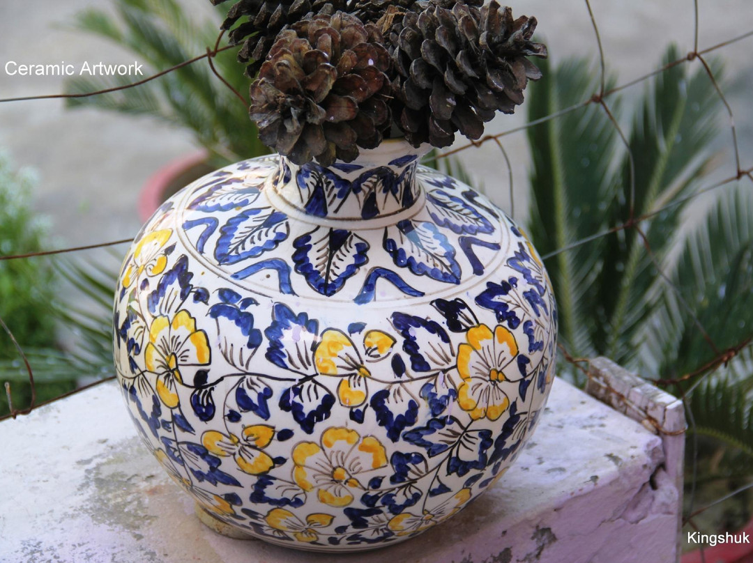 U.P. Ceramics & Handicrafts景点图片