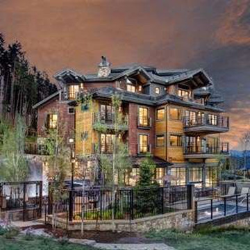 科罗拉多山顶 8 号酒店