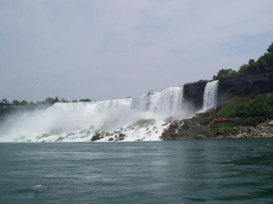 新娘面纱瀑布-尼亚加拉大瀑布必去景点