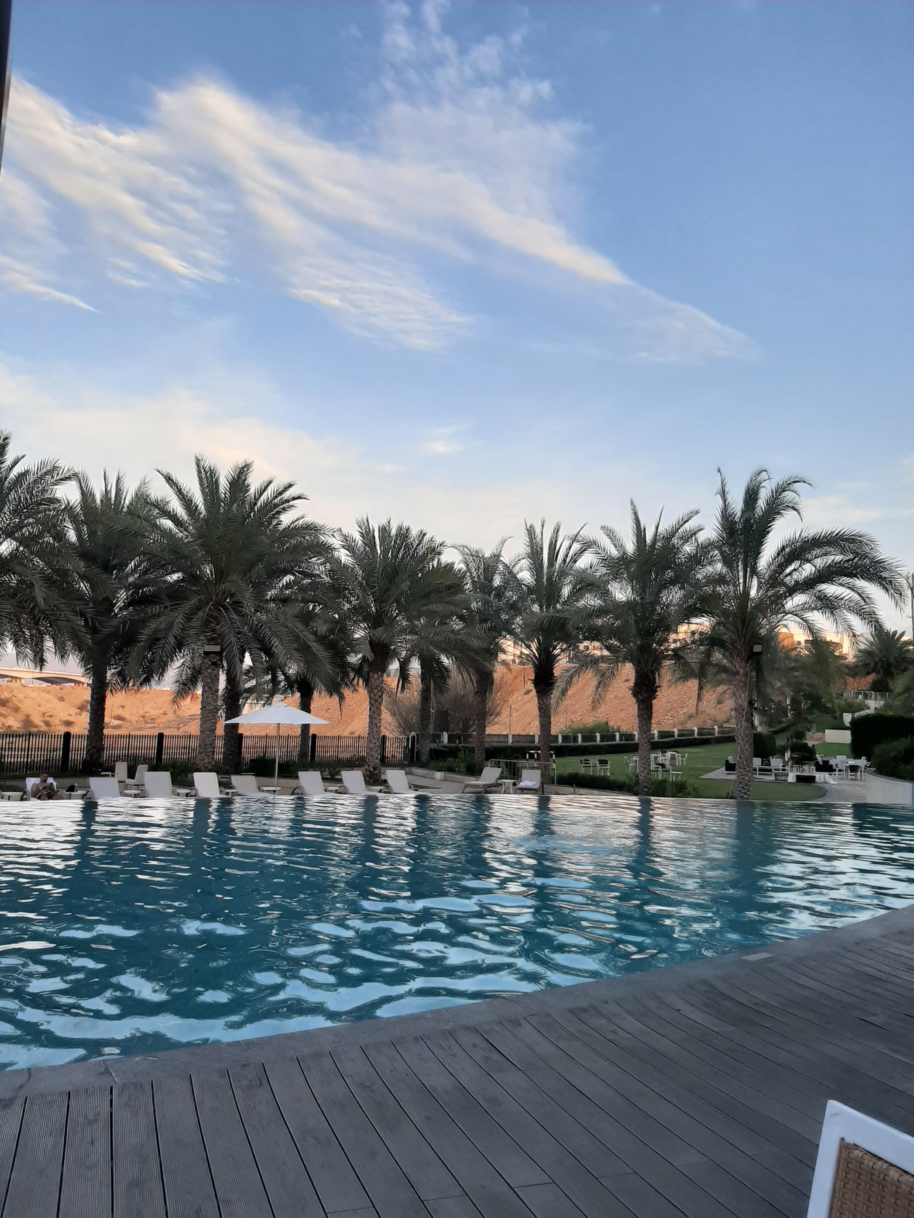 Crowne Plaza Muscat OCEC by IHG-泳池
