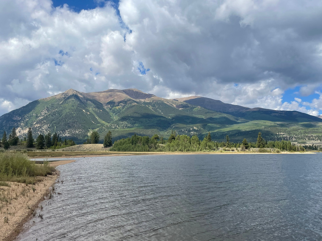 Twin Lakes Roadhouse Lodge And Cabins主图