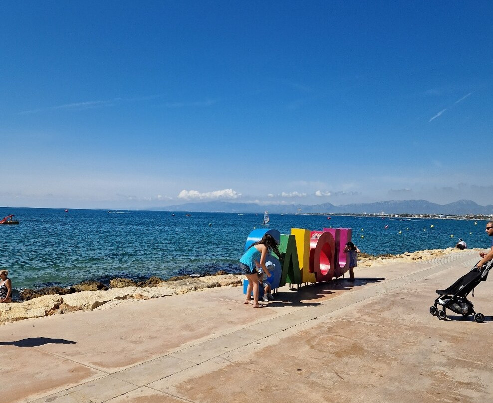 Sculpture Letres Salou-萨洛必去景点