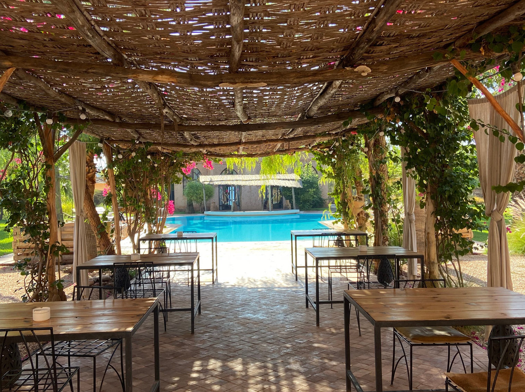 卡匝尔旅馆主图