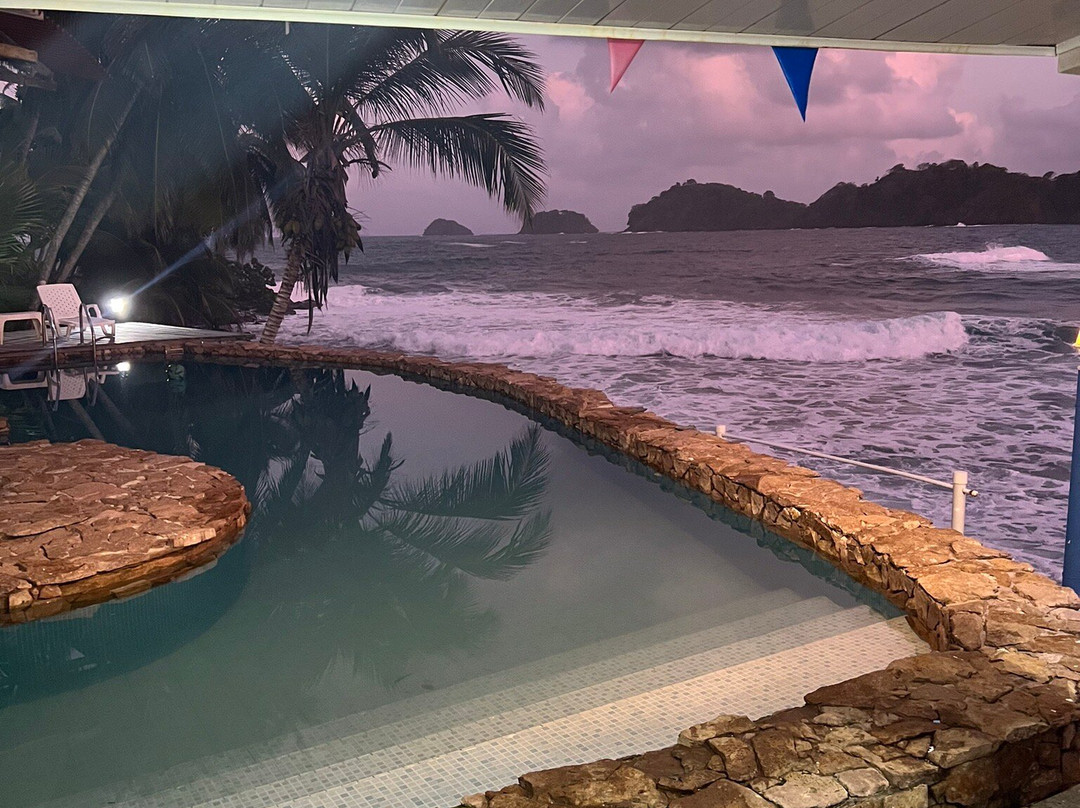 Sister Moon Hotel主图