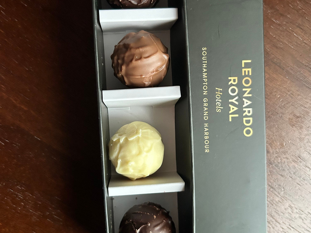 大港德维尔酒店主图