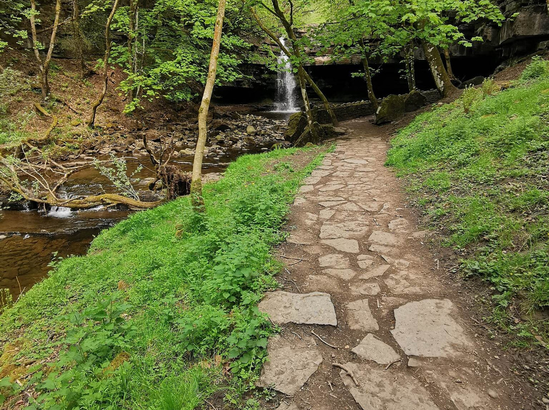 Summerhill Force And Gibsons Cave景点图片