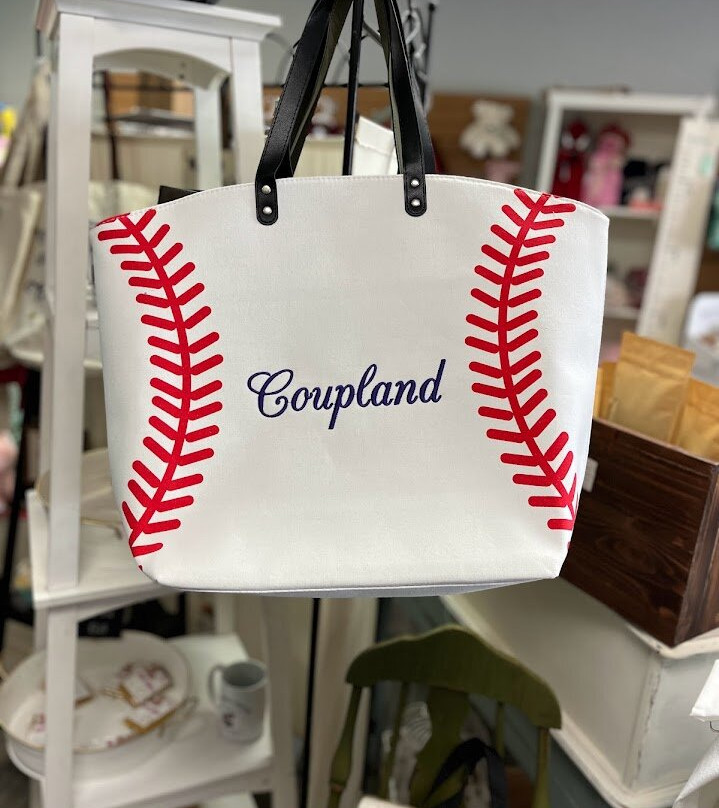 Forever Yours Embroidery & Gifts-Cassville必去景点