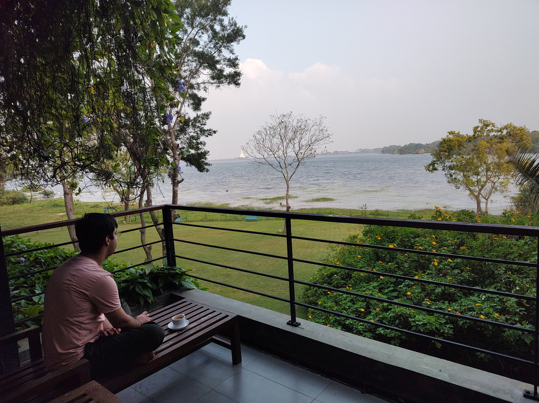 The Lake Forest Hotel主图