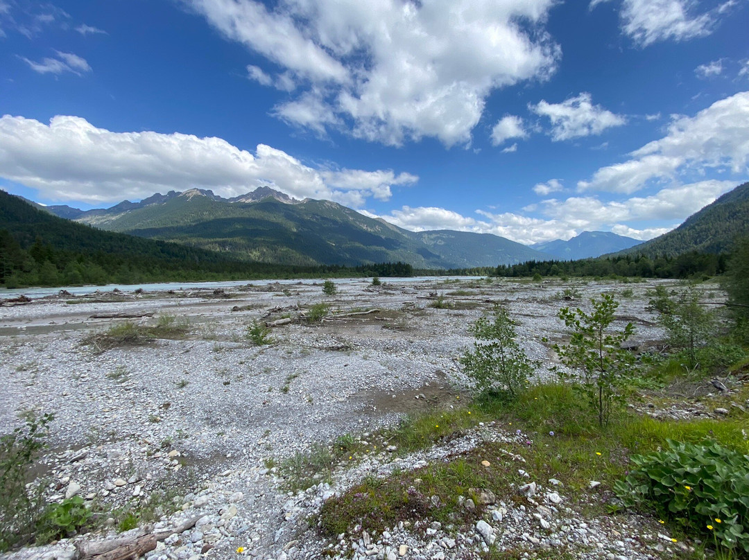 海尔山小旅店主图
