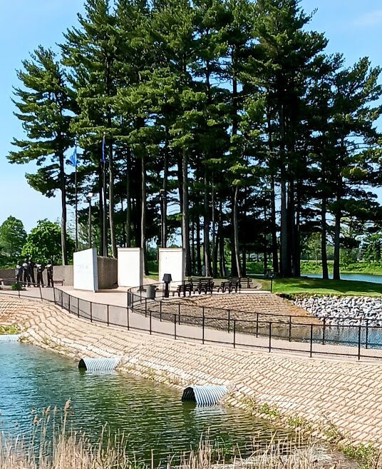 Wisconsin Korean War Veterans Memorial景点图片